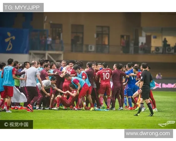 上港与富力激战三月十八日精彩集锦回顾与赛后分析 上港与富力激战三月十八日精彩集锦回顾与赛后分析