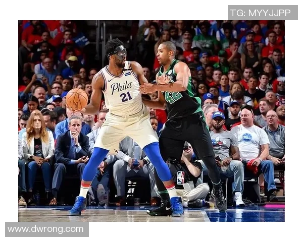 凯尔特人对决76人季后赛第五场激战回顾与精彩瞬间分析