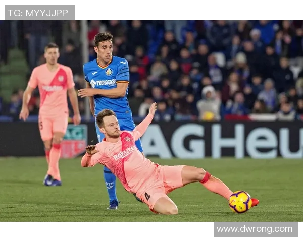 赫塔菲主场迎战巴萨双方激战成平局精彩回顾